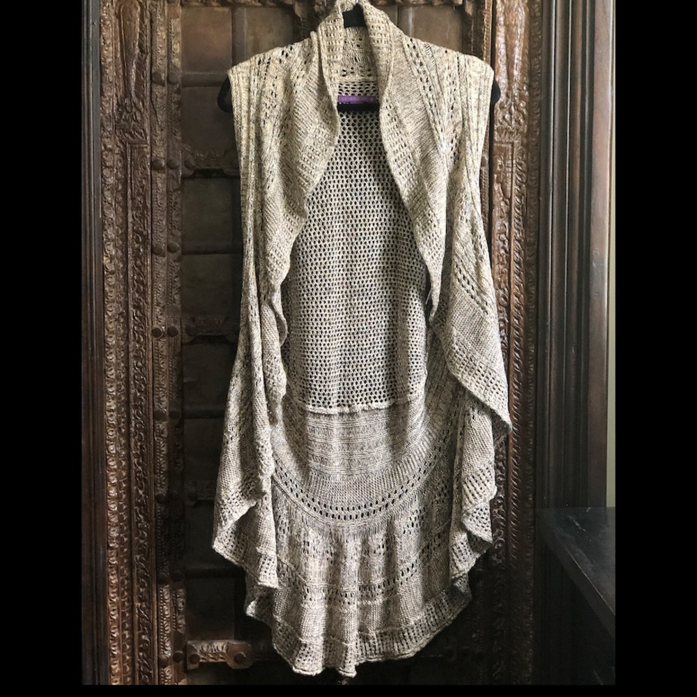 New Long sleeveless knitted open top ♥️